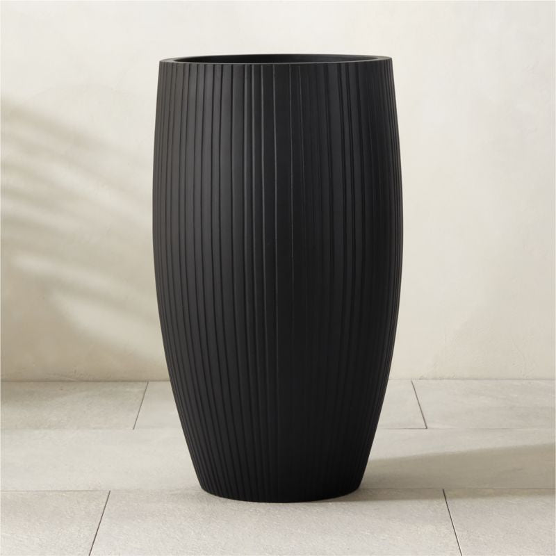 Zadie Resin Indoor/Outdoor Planters