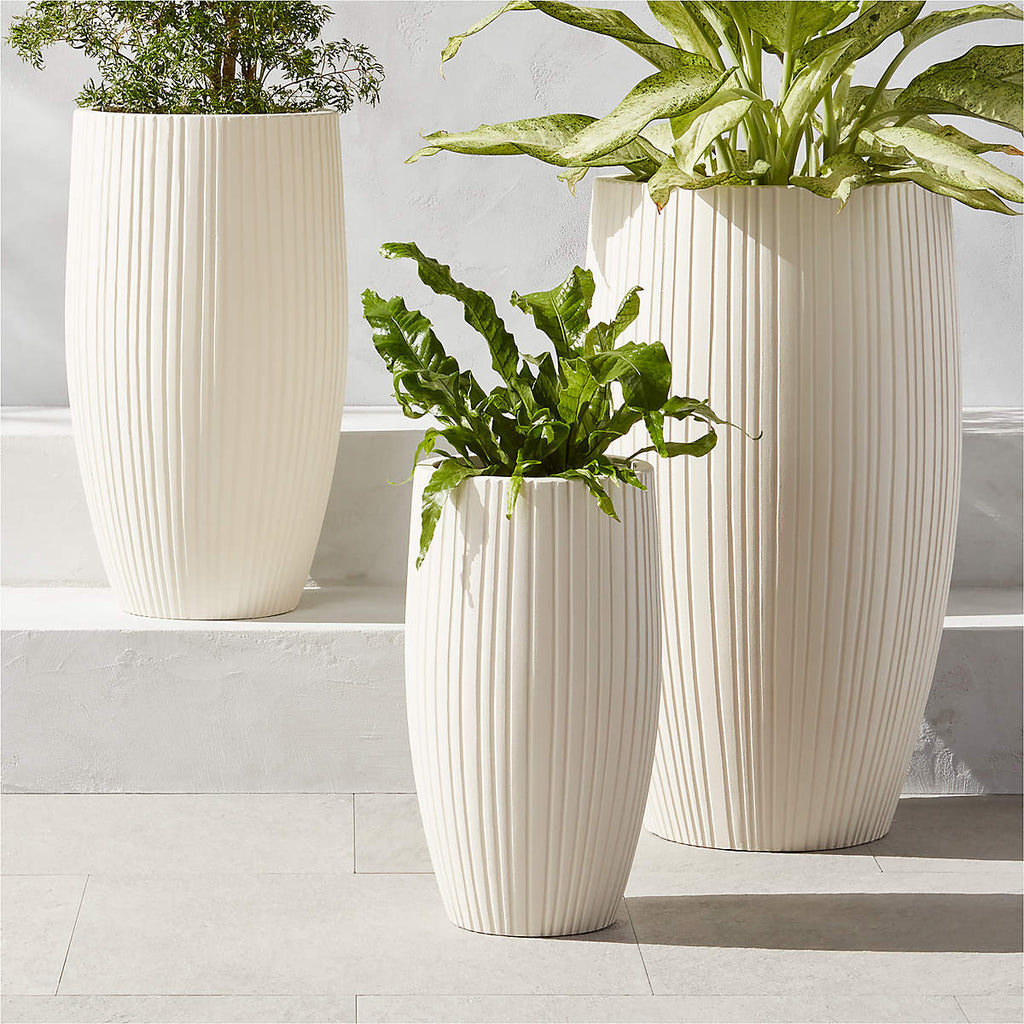 Zadie Resin Indoor/Outdoor Planters