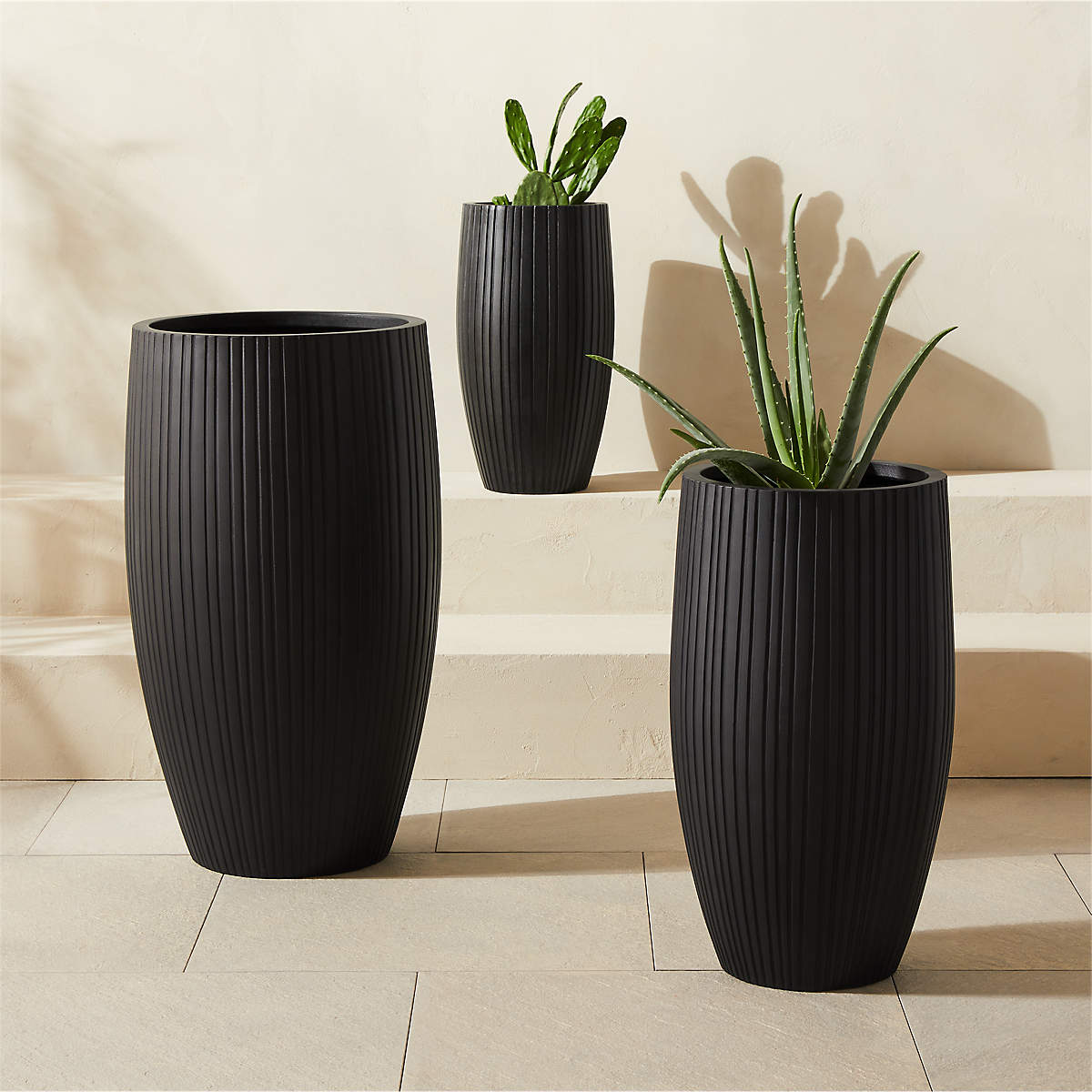 Zadie Resin Indoor/Outdoor Planters