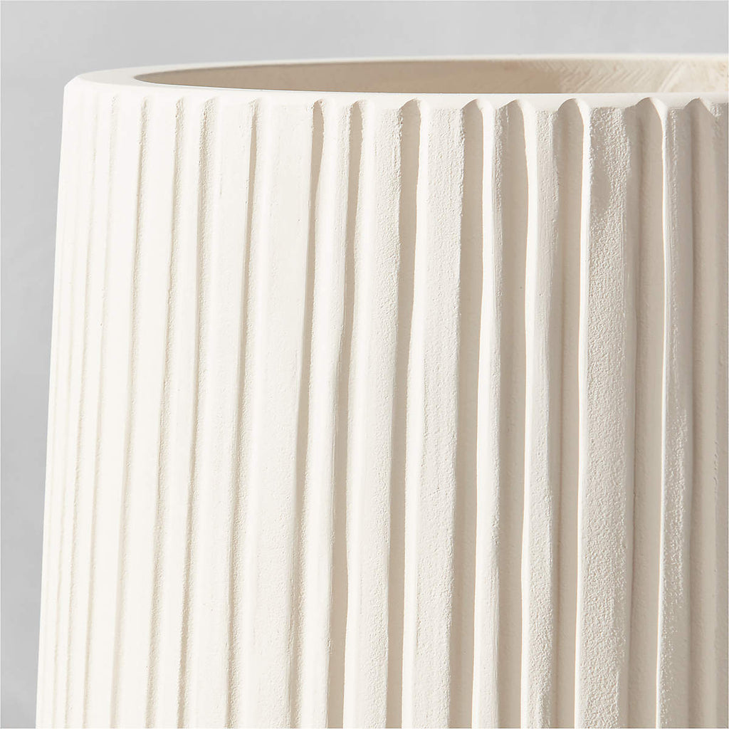 Zadie Resin Indoor/Outdoor Planters